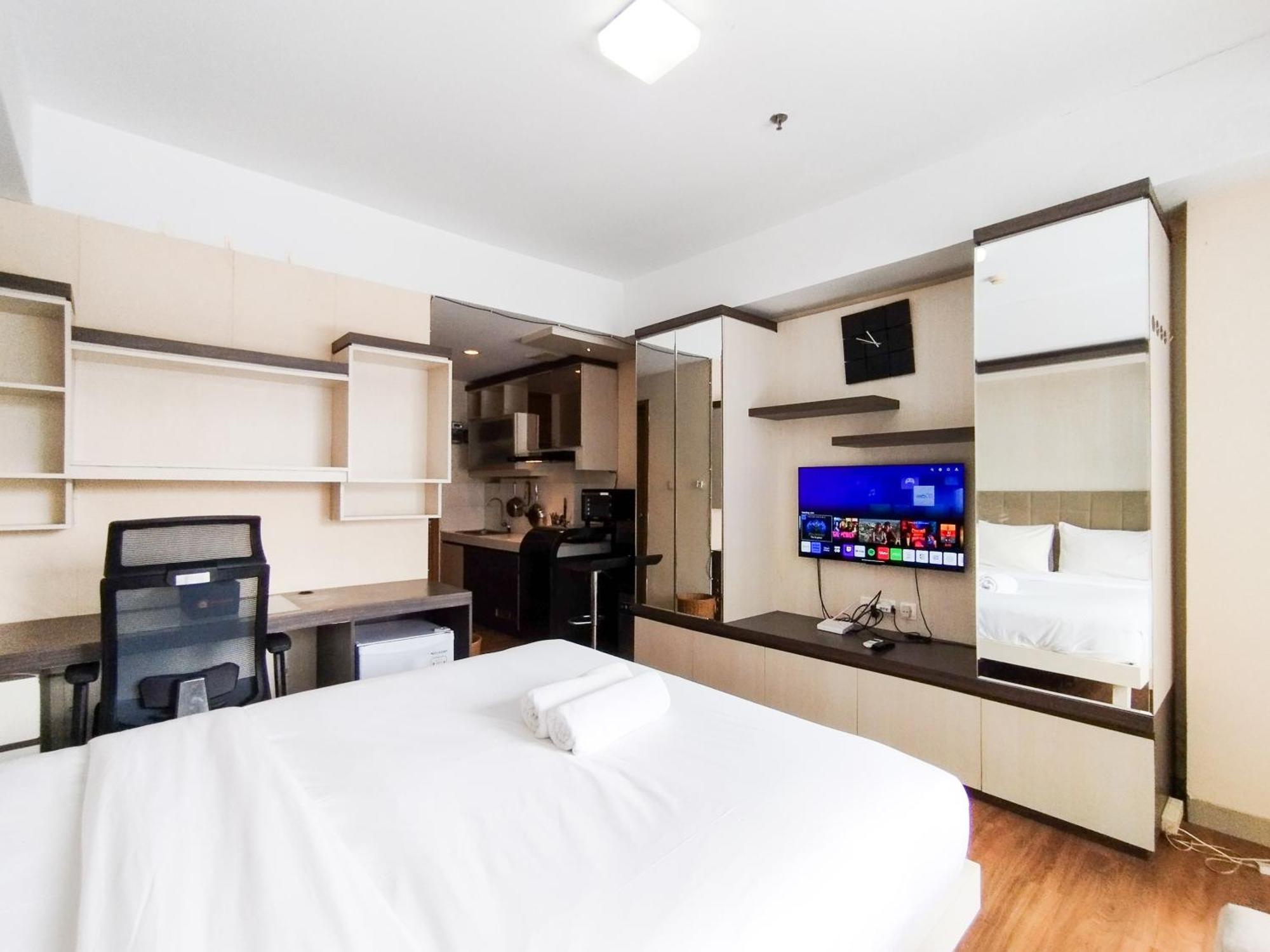 Simply And Comfy Studio Room Apartment Beverly Dago By Travelio Бандунг Екстериор снимка