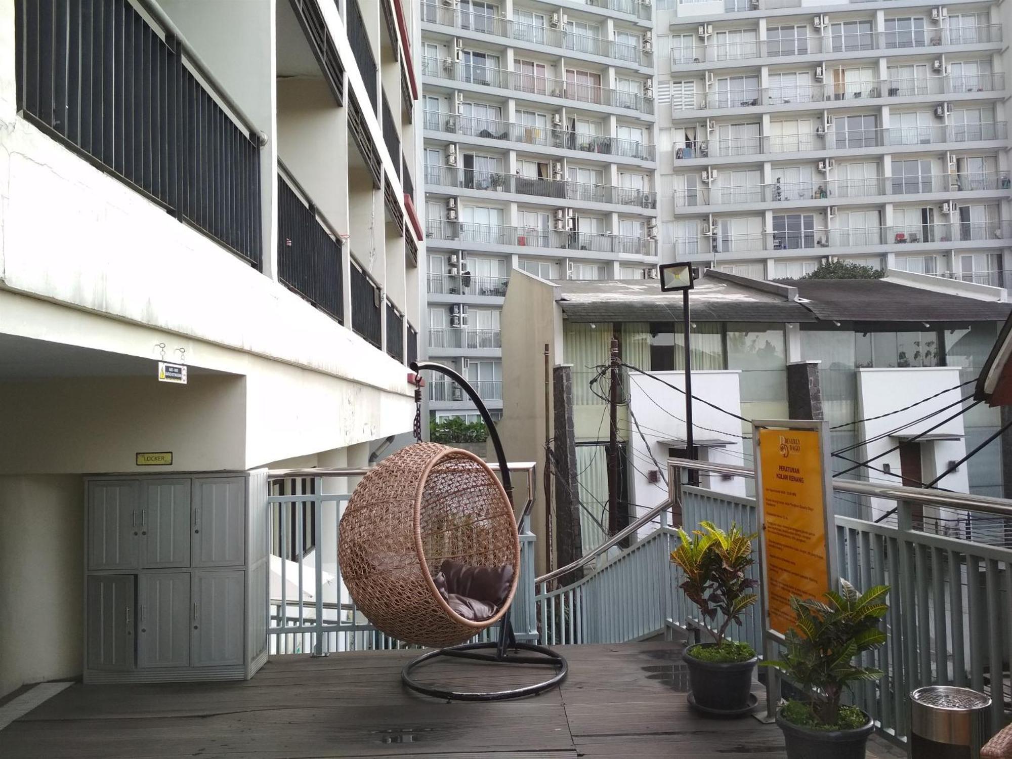 Simply And Comfy Studio Room Apartment Beverly Dago By Travelio Бандунг Екстериор снимка
